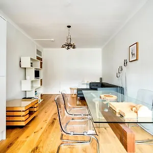 Pass The Keys Modern 3 Bed Flat On The Historic Royal Mile Edinburgh