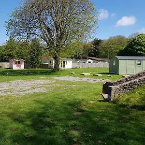 https://acorn-camping-and-caravan-park.cardiffhotelswales.com